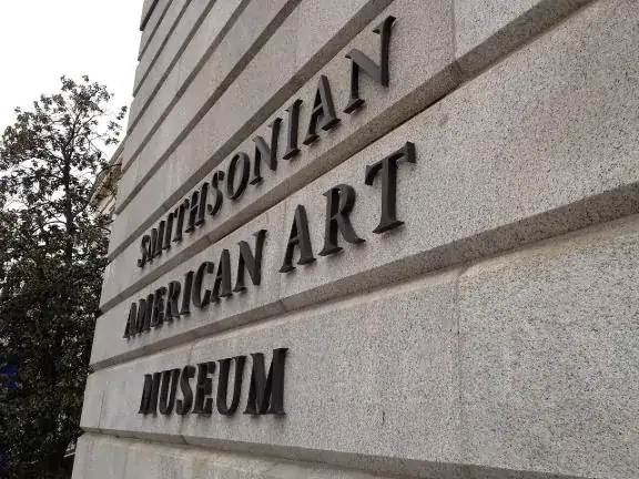 The engraved Smithsonian American Art Museum sign on the museum building